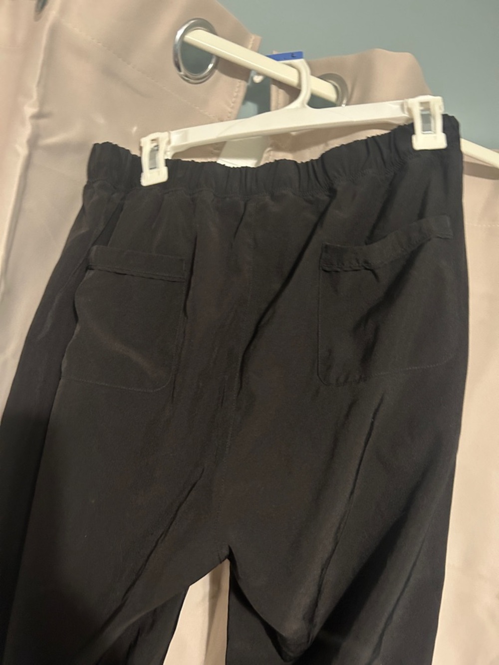 Women's Black Straight-Leg Scrub Pants - Picture 3 of 4